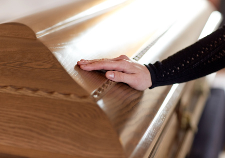 К чему снится гроб: важные толкования для вашей жизни здесь