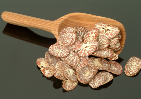 Роспотребнадзор проверит информацию о продаже в РФ опасного ореха