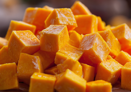 Как заморозить тыкву кусочками и пюре: два способа для любых блюд