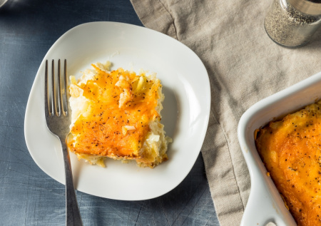 Картофельный лентяй с крабовыми палочками — обалденная запеканка без хлопот: семья всегда просит добавки