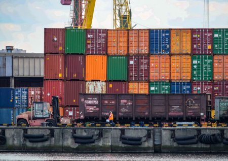 Объем теневого импорта от российского союзника превысил триллион рублей