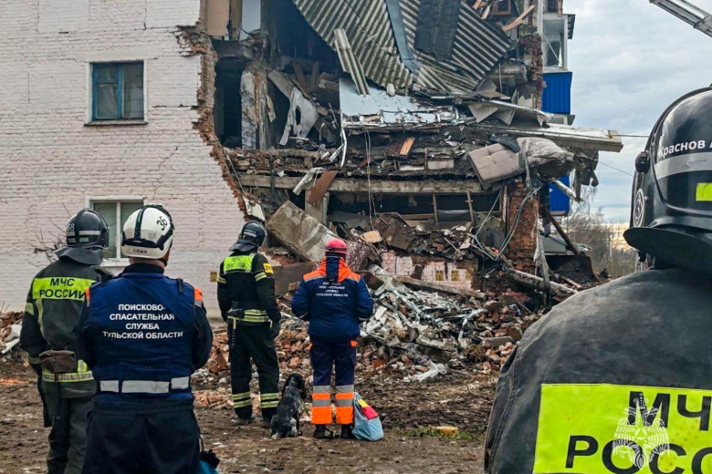 Ликвидация последствий обрушения подъезда в многоквартирном доме в результате взрыва бытового газа на улице Ленина в поселке Куркино Тульской области