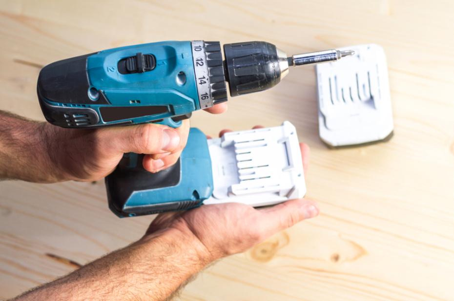 Чем аккумуляторный шуруповерт отличается от сетевого