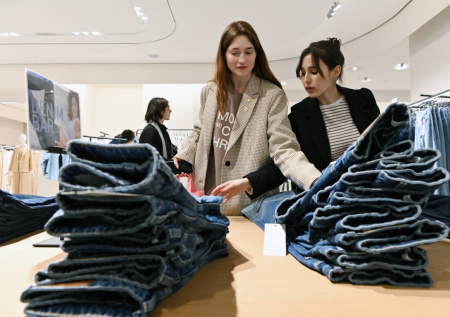 Хочешь, чтоб джинсы служили годами: один маленький секрет для безупречного вида