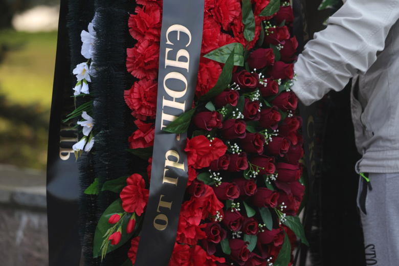 Церемония прощания с телеведущим Юрием Николаевым на Троекуровском кладбище в Москве