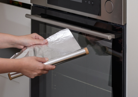 Забыть о тусклых приборах: блестящий секрет с использованием кухонной фольги