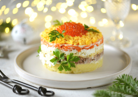 Едим новогодние салаты и не толстеем: салат круче, чем «Мимоза», — стол на праздник без тонны майонеза