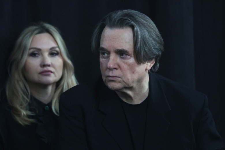 Константин Эрнст на церемонии прощания с телеведущим Юрием Николаевым на Троекуровском кладбище в Москве