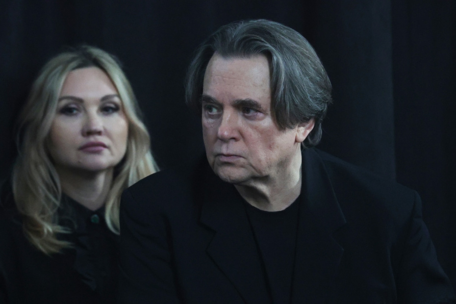 Константин Эрнст на церемонии рощания с телеведущим Юрием Николаевым на Троекуровском кладбище в Москве