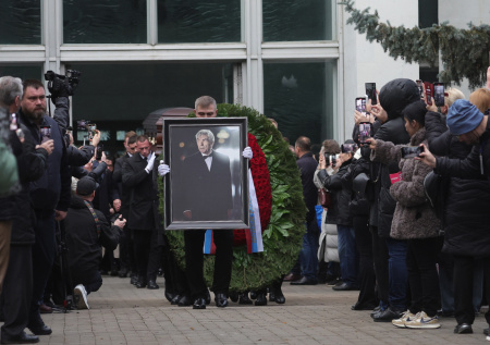 В Москве прощаются с телеведущим Юрием Николаевым: фото