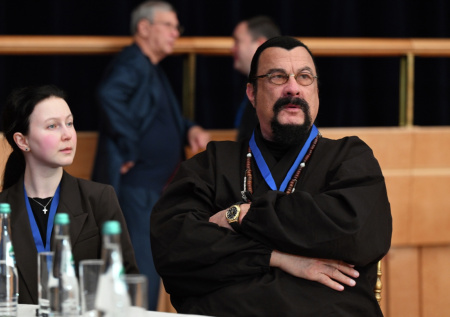 Стивен Сигал снимется в России сразу в трех фильмах