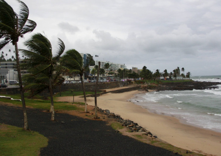 Разрушительный ураган убил уже пять человек