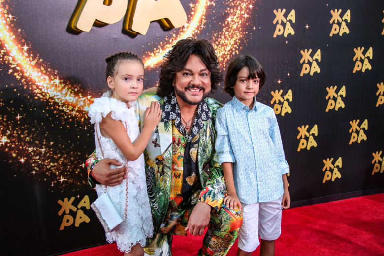 Певец Филипп Киркоров с дочерью Аллой-Викторией и сыном Мартином