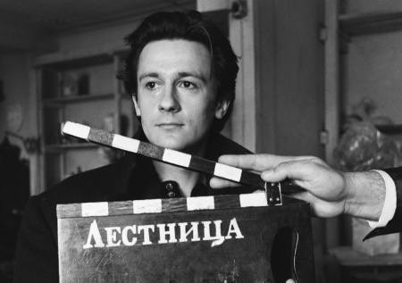 От Костика до «Гоголя»: фото самых ярких ролей юбиляра Олега Меньшикова