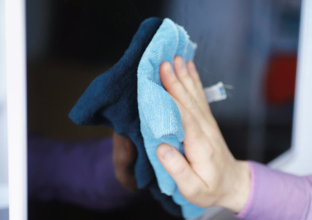 Экран телевизора сияет чистотой: бережем дорогую технику простыми методами