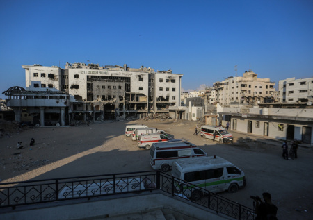 В Газе пропали мобильная связь и интернет