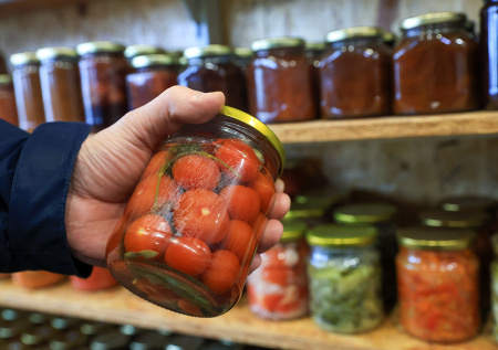 Россиянам раскрыли, какие консервы чаще вызывают ботулизм