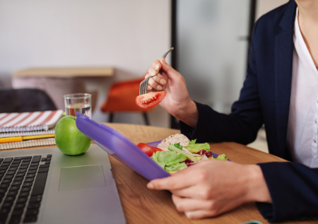 Юрист напомнила, как правильно использовать обеденный перерыв по ТК России