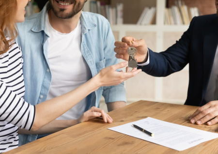 Экономист дала советы, как обезопасить себя при покупке квартиры