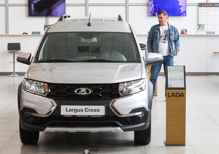 В АвтоВАЗе раскрыли судьбу снятых с продаж Lada Largus