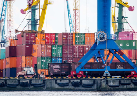 В ФТС раскрыли, кто потеснил Африку в топе торговых партнеров России