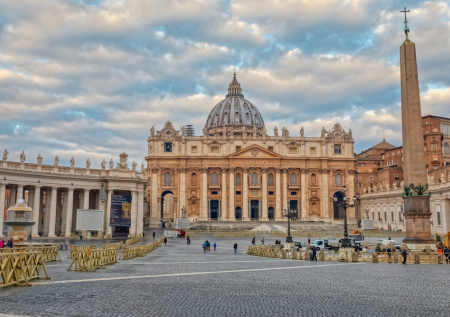 В Ватикане расследуют дело против епископа-педофила