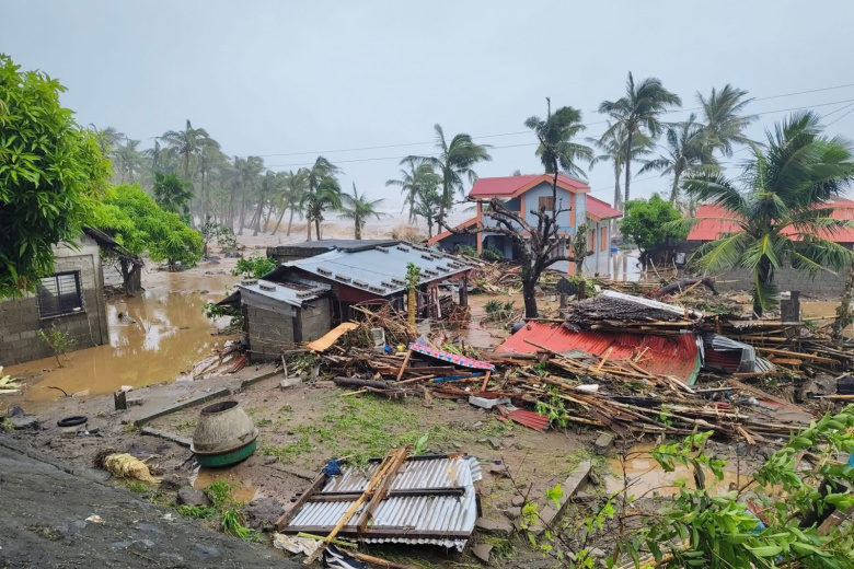 Тайфун «Фунг-Вонг» в провинции Катандуанес, Филиппины