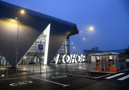 Рейсы трех авиакомпаний задержали в аэропорту Кемерово