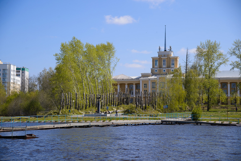Набережная в Среднеуральске
