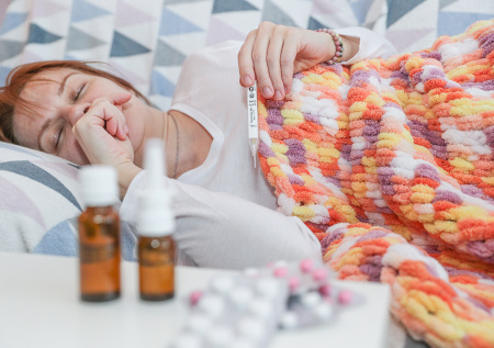 Эксперт ВОЗ ответил, для кого наиболее опасен захватывающий РФ новый вирус