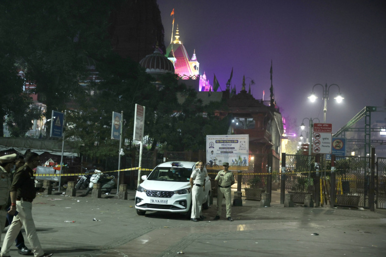 По меньшей мере 24 человека получили ранения в результате взрыва автомобиля в Нью-Дели