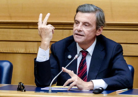 «Суть символа»: итальянского сенатора уличили в симпатиях к бандеровцам