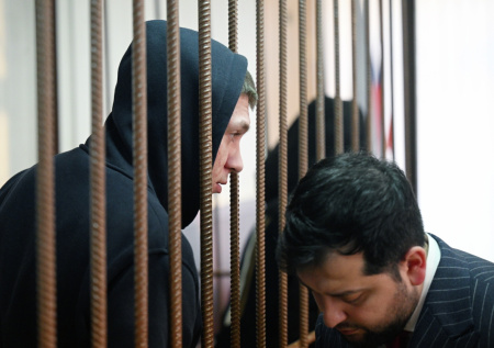 Подозреваемые в похищении денег у Долиной заговорили в суде