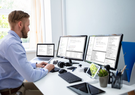 Стало известно, представители каких профессий в России довольны работой