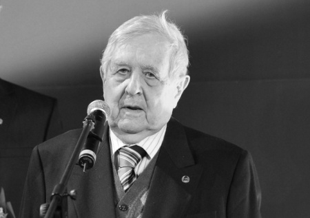 Умер преподаватель Путина и Медведева