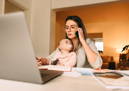 В России поставили точку в споре об отпуске по уходу с первого рабочего дня