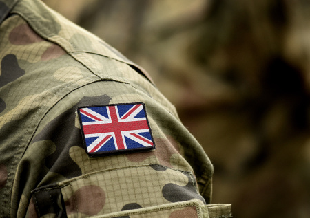 «Оружия предостаточно»: депутат о планах Британии захватить нефтебазы РФ