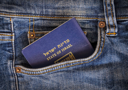 В Раде раскрыли, как «кошельку» Зеленского удалось сбежать с Украины