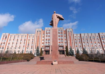 В Молдавии советским памятникам грозит снос