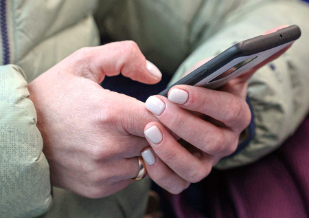 Россияне жалуются на сбои в работе двух мобильных операторов