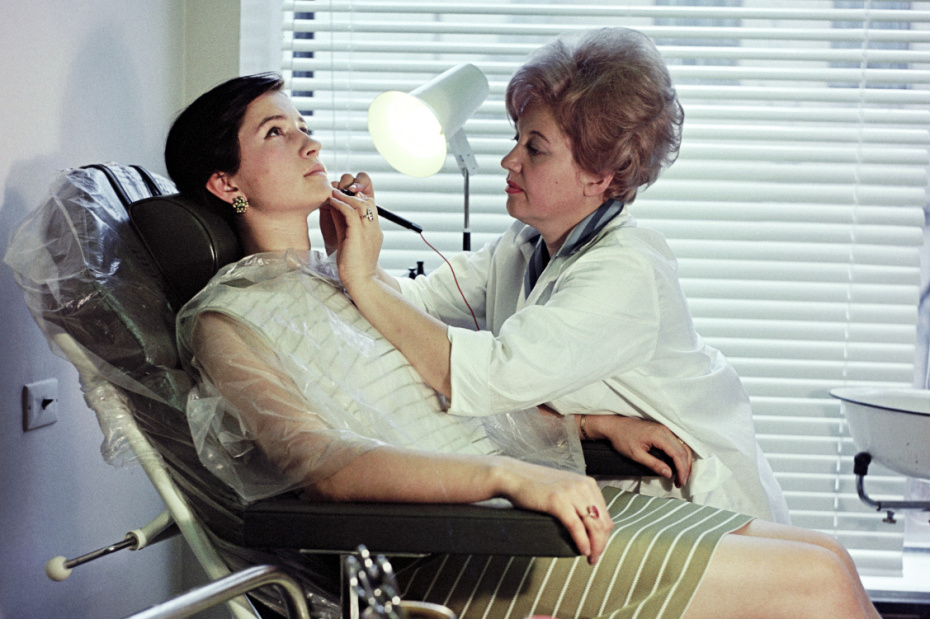 Прием в институте красоты в Москве, 1968 год