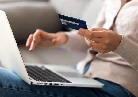 Стало известно, почему россияне предпочитают покупать товары онлайн