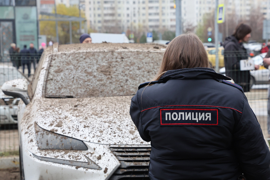 Обрушение конструкции демонтируемого горнолыжного комплекса на проезжую часть в Красногорске