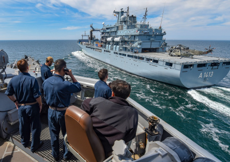 В Британии пустили слух о планах устроить провокацию против РФ на Балтике