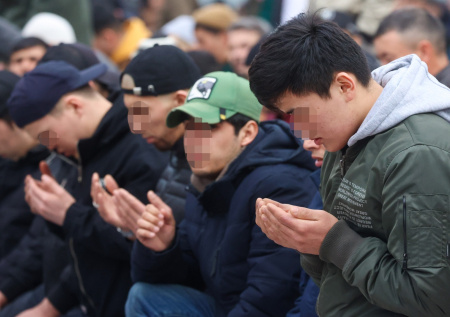 В центре Москвы произошел групповой намаз
