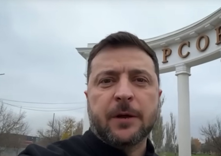 «Хотел добавить потужности»: Зеленского высмеяли за селфи в Херсоне