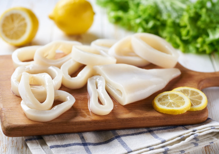 Кальмары к Новому году: как легко почистить и идеально сварить за 2 минуты