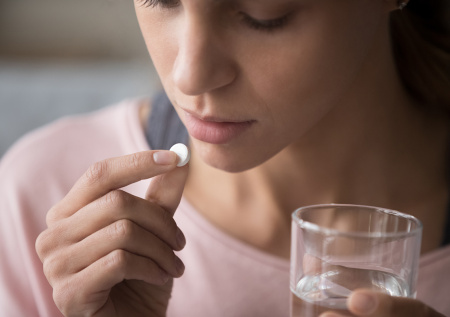 Сомнолог предупредила, чем грозит бесконтрольный прием снотворных