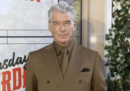 Броснана заметили в Лондоне в компании неожиданной фигуры