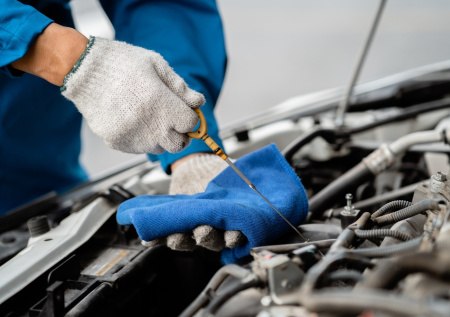 Сколько стоит поменять масло в двигателе: рассчитываем стоимость в регионах